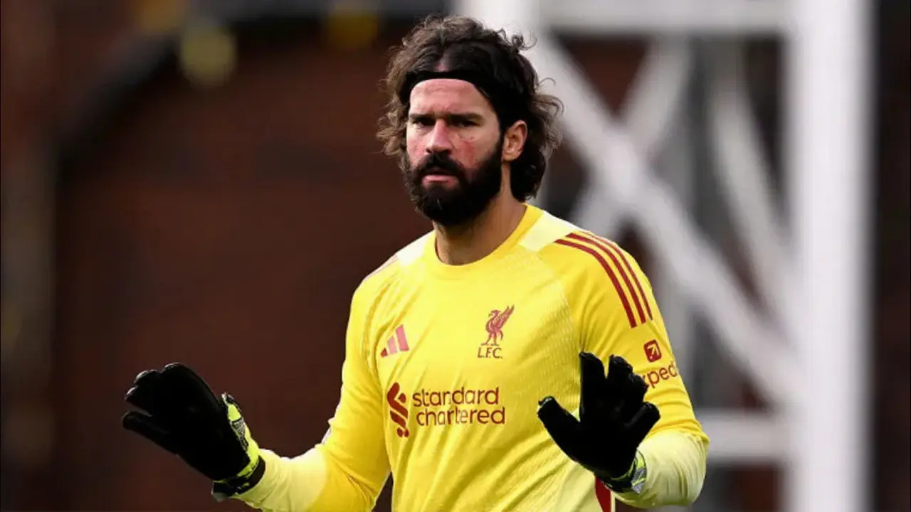 Alisson fora: Liverpool escala Mamardashvili contra o Everton